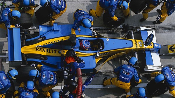 Renault в Формуле 1 - Команда Renault F1 - одноместный автомобиль на стенде